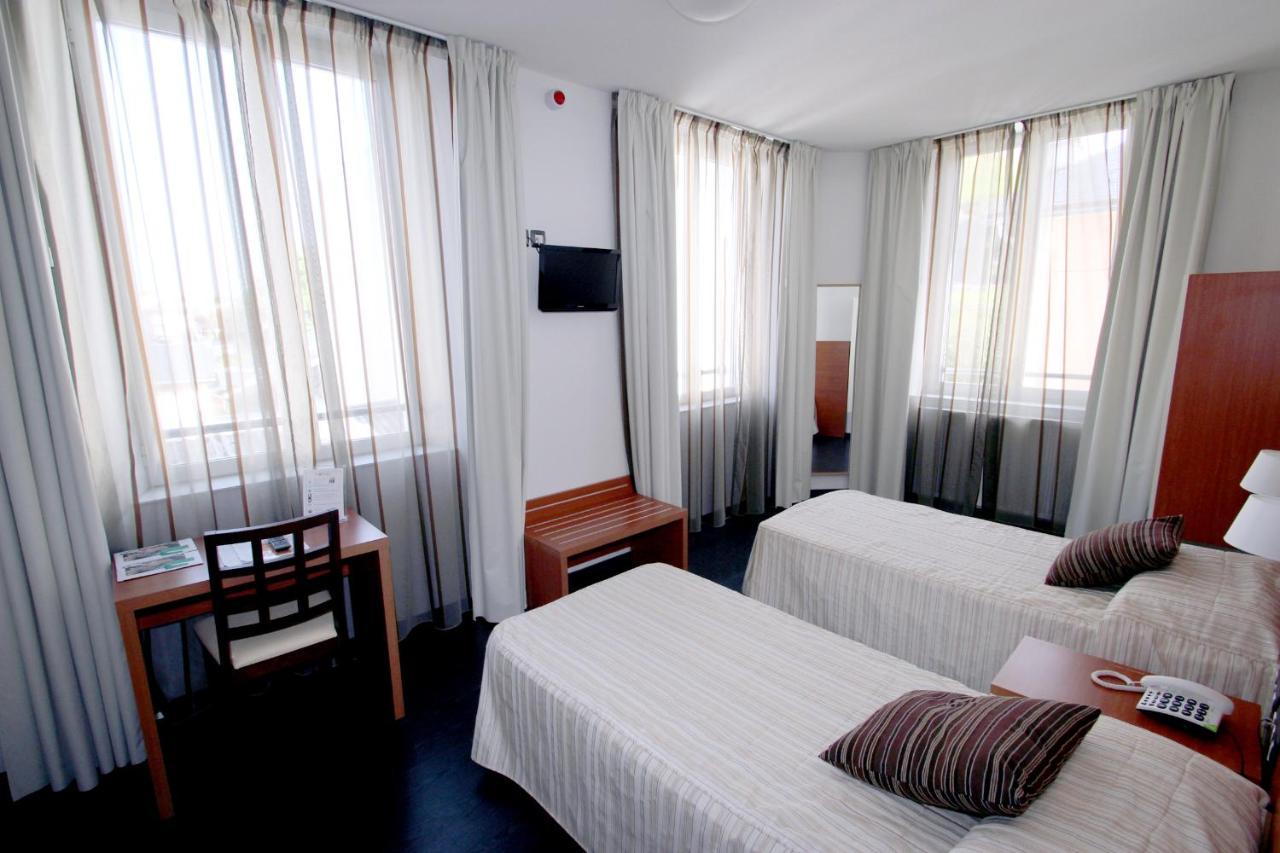 Hotel Florence Lourdes Phòng bức ảnh